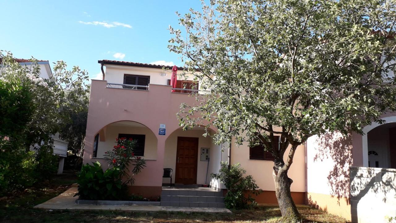 Apartmani Mia Ližnjan 外观 照片