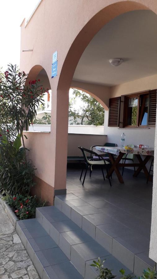 Apartmani Mia Ližnjan 外观 照片