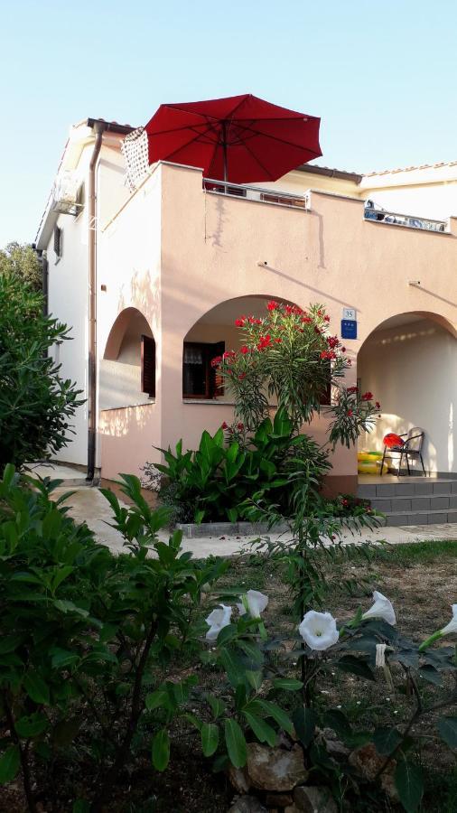 Apartmani Mia Ližnjan 外观 照片