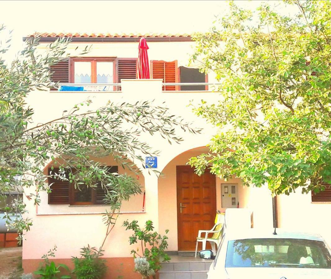 Apartmani Mia Ližnjan 外观 照片