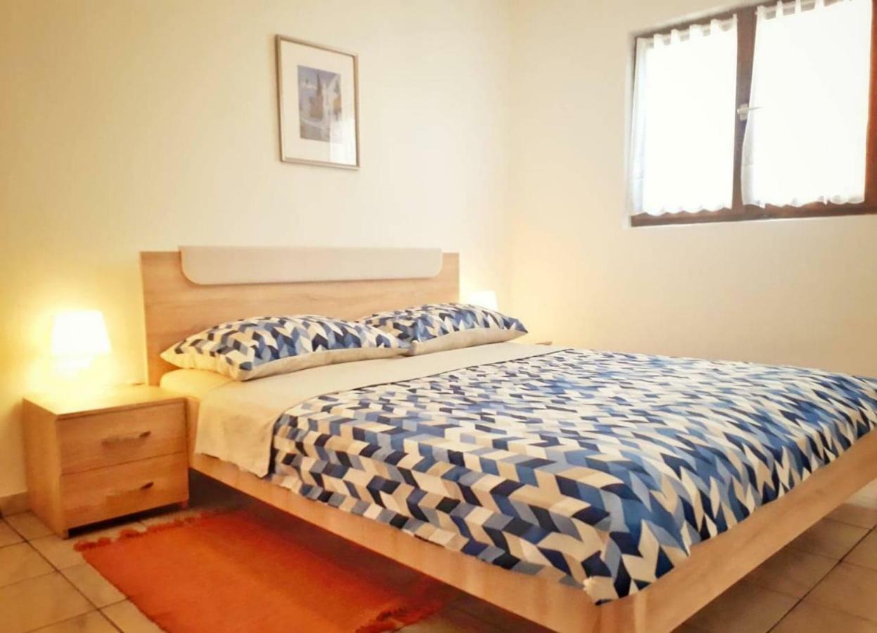 Apartmani Mia Ližnjan 外观 照片