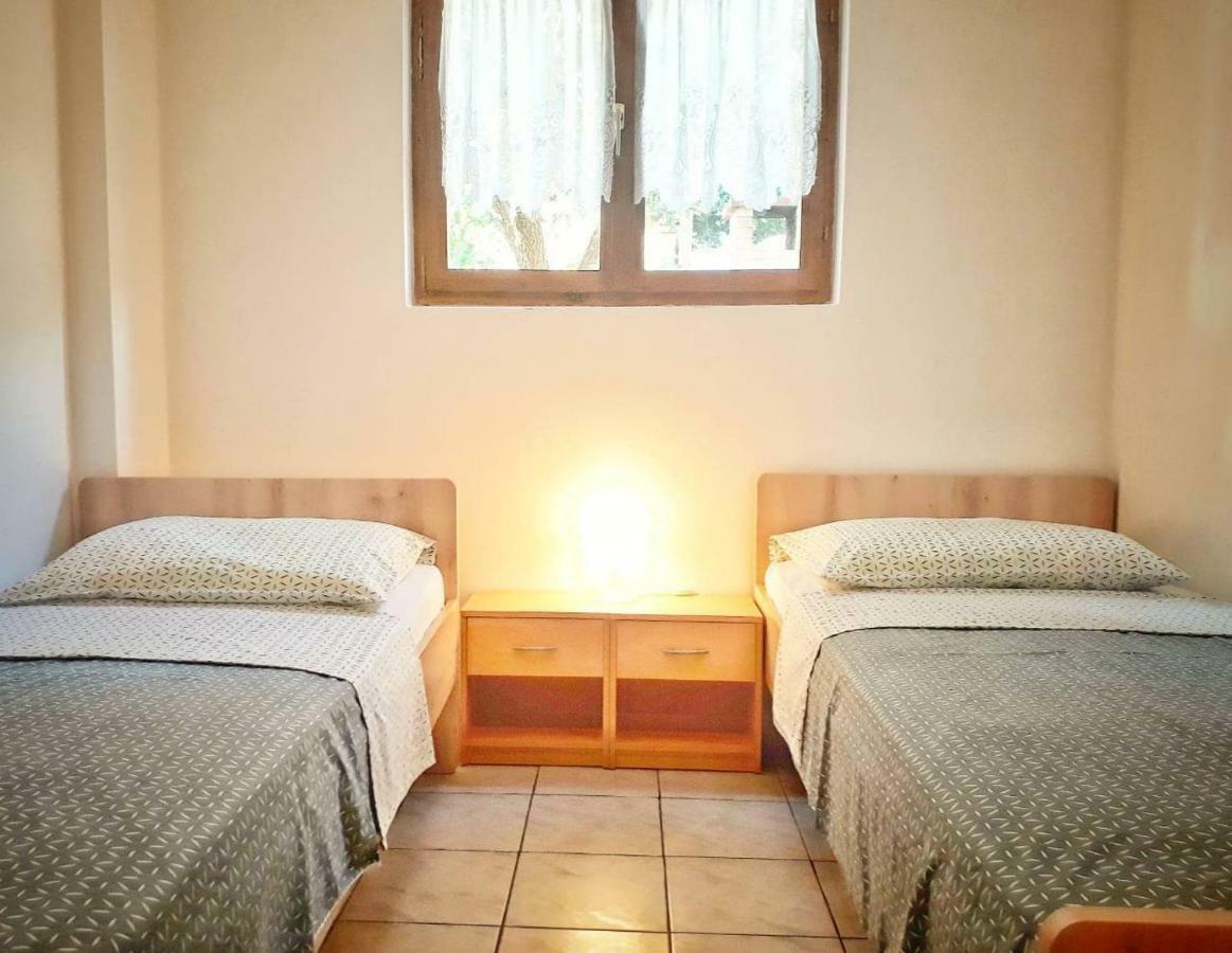 Apartmani Mia Ližnjan 外观 照片
