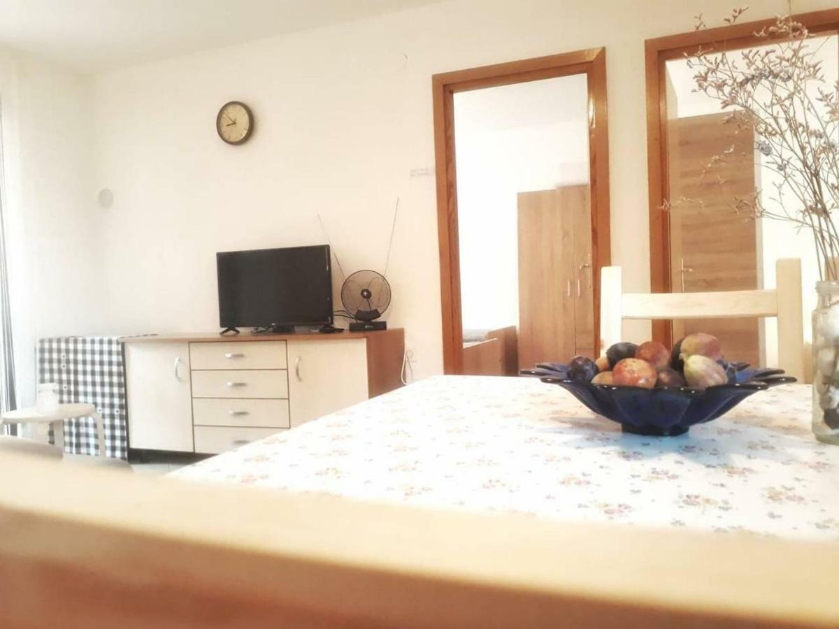 Apartmani Mia Ližnjan 外观 照片