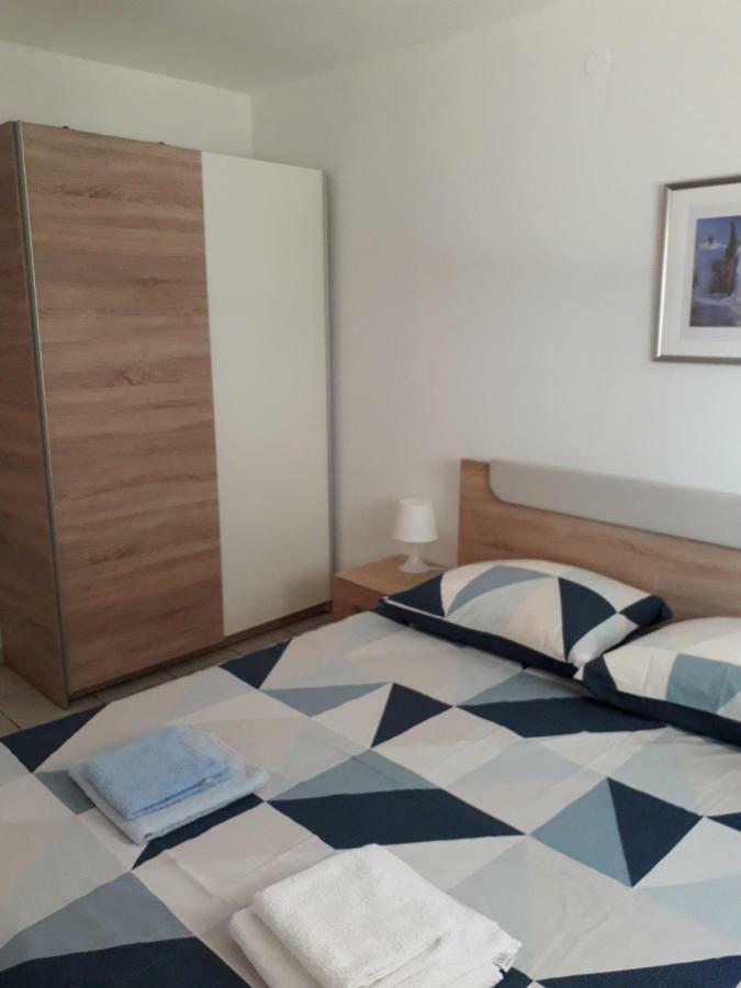 Apartmani Mia Ližnjan 外观 照片