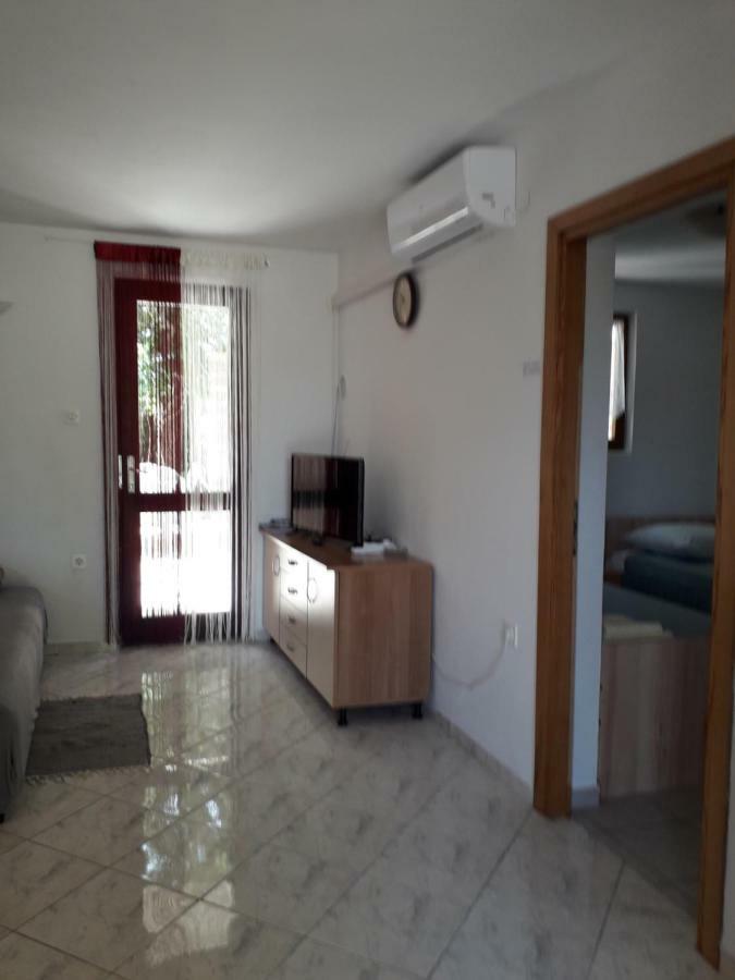 Apartmani Mia Ližnjan 外观 照片